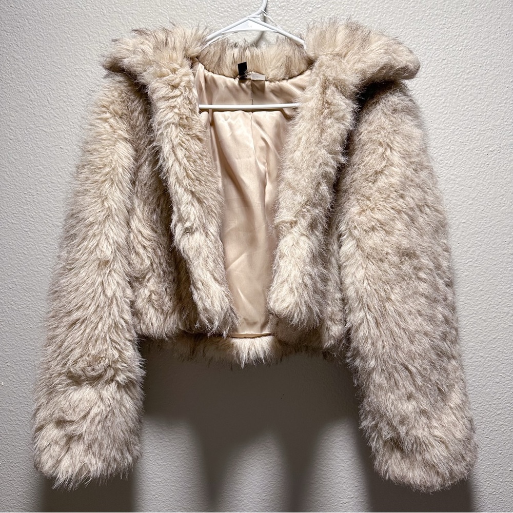 H&M Cropped Fluffy Jacket - Picture 3 of 6